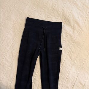 Vuori daily leggings camo